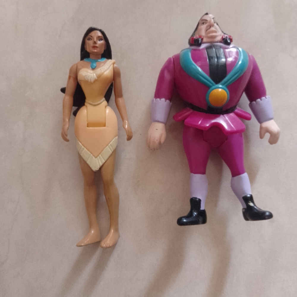 Disney Pocahontas and Governor Ratcliffe Action Figures